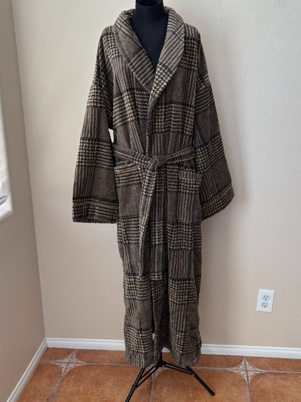 Roundtree & Yorke Mens Velour Robe One Size Cotton Plaid Lumberjack NWT